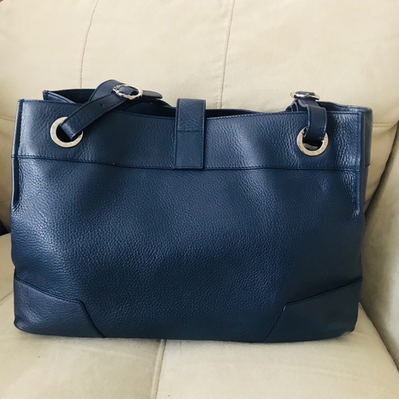RARE! 💫Bvlgari Navy Soft Grain Leather Handbag - Picture 2 of 16